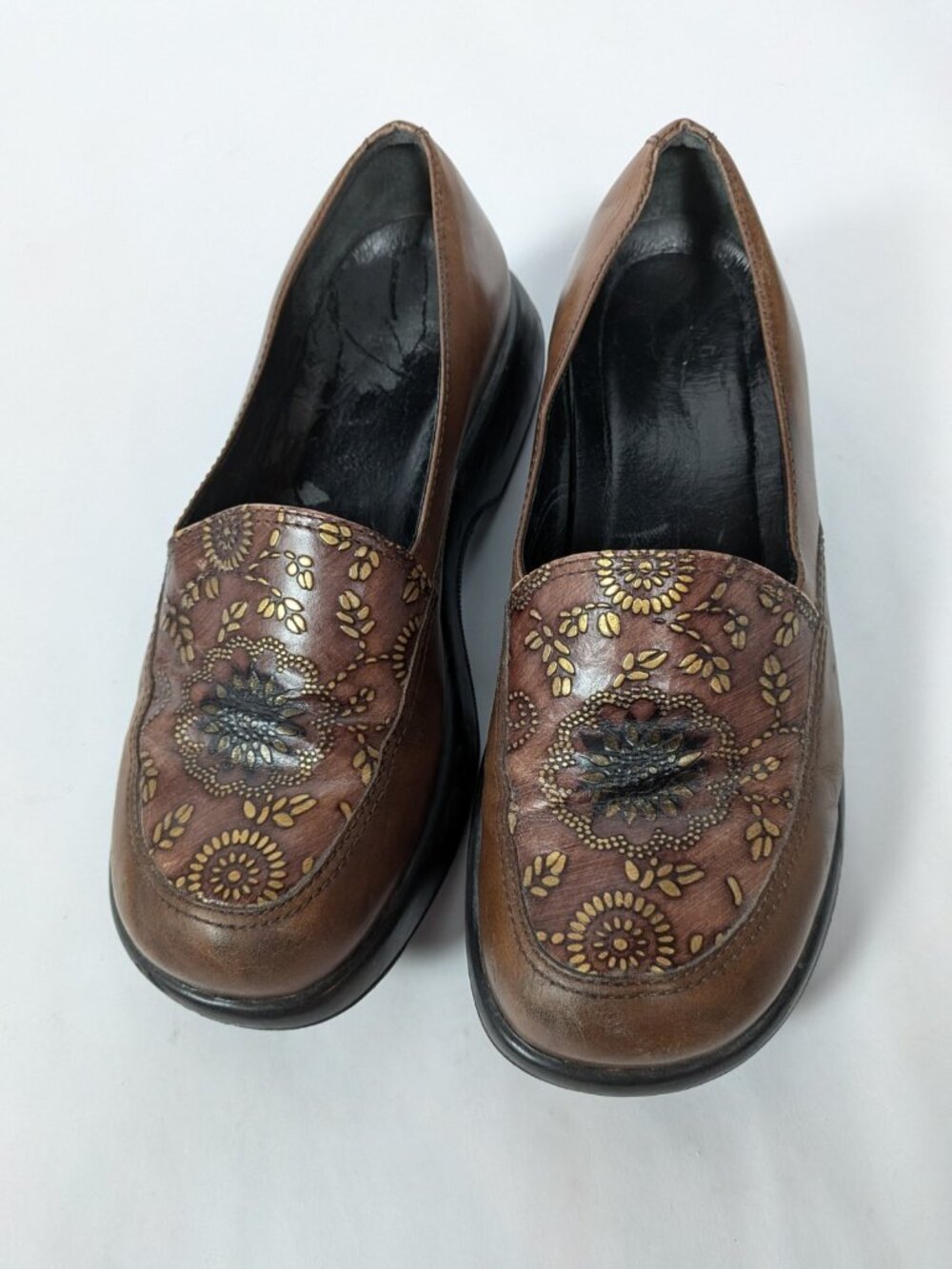 Dansko Mandolin Leather Floral Clogs Women's 9.5 Embossed Brown Loafer Nurse